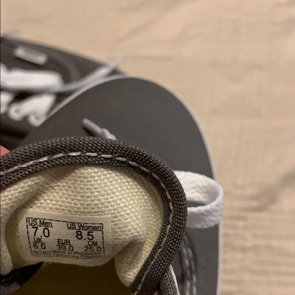 Vans - Picture 4 of 4